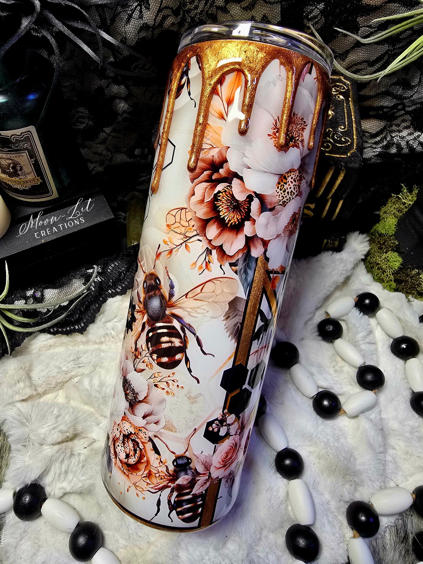 30oz White Bee cup