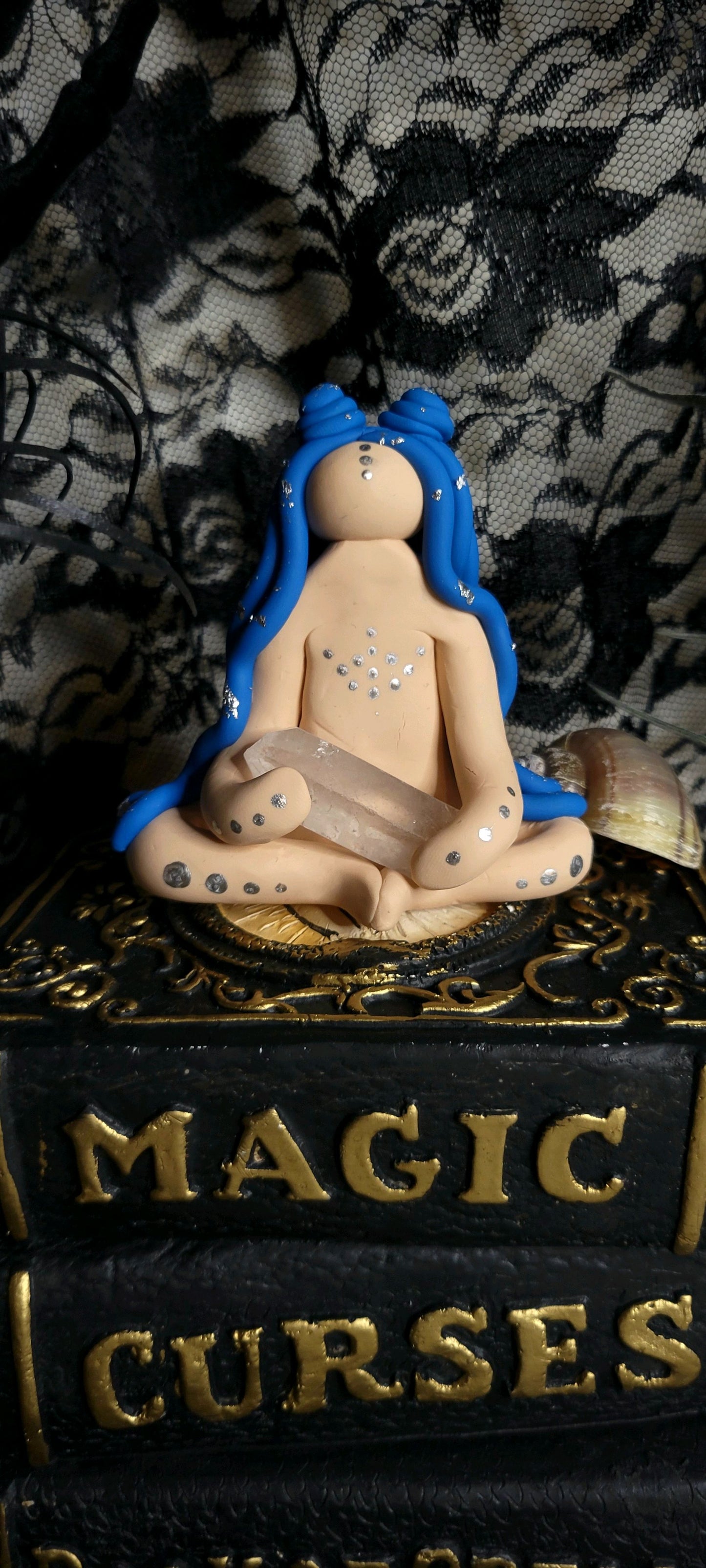 Crystal Goddess w/Crystal point (Medium)